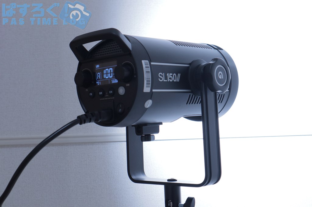Godox SL150WⅡを購入レビュー！大光量なのに静音性の高いビデオライト 